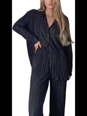 Amazon Women's Black Pleated Two-Piece Pantsuit